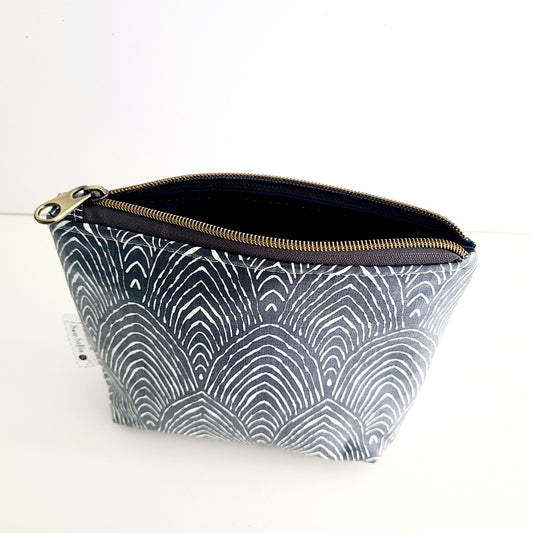 Blue Hills Small Zip Bag - waterproof