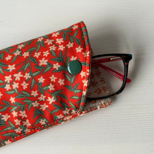 Red Bramble Glasses Pouch
