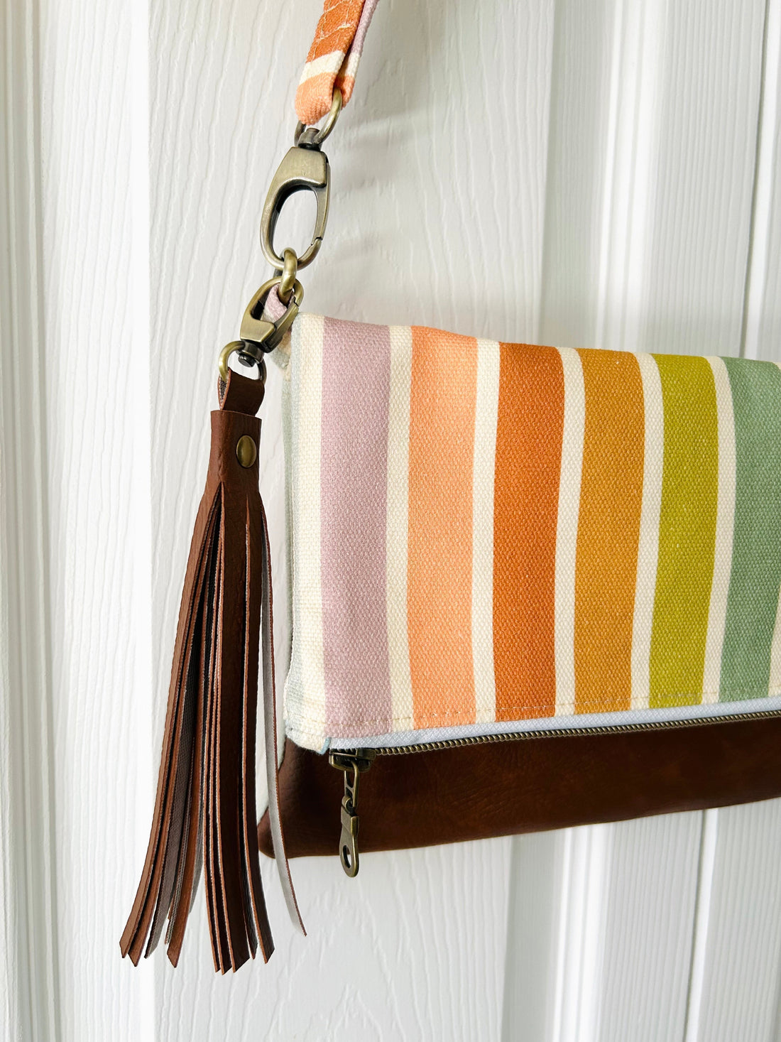 Create a no-sew tassel for any bag