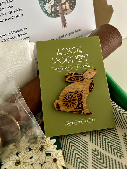 Stargazing Hare magnetic needle minder