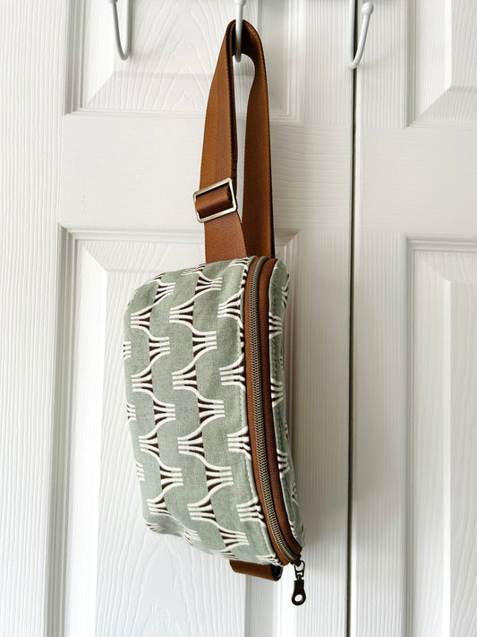 Fishtails waist or crossbody bag